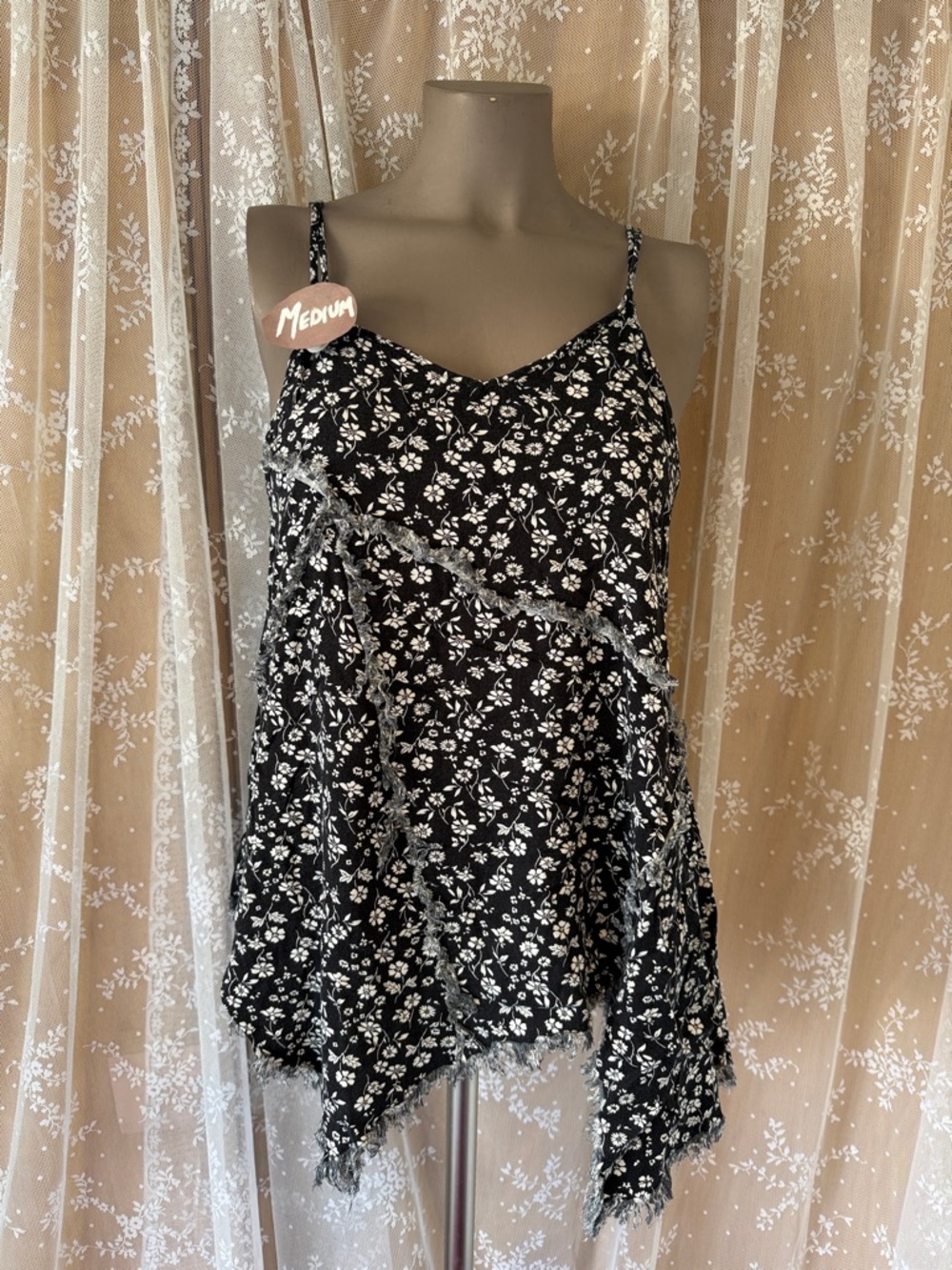 Medium Vintage Havana Black & White Floral Lace-Trim Shirt